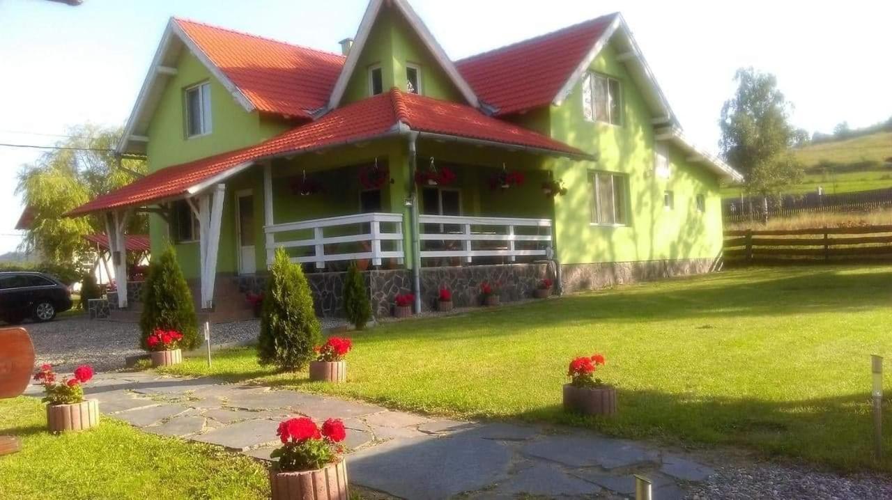 Levi Panzio Bed & Breakfast Praid Exterior foto