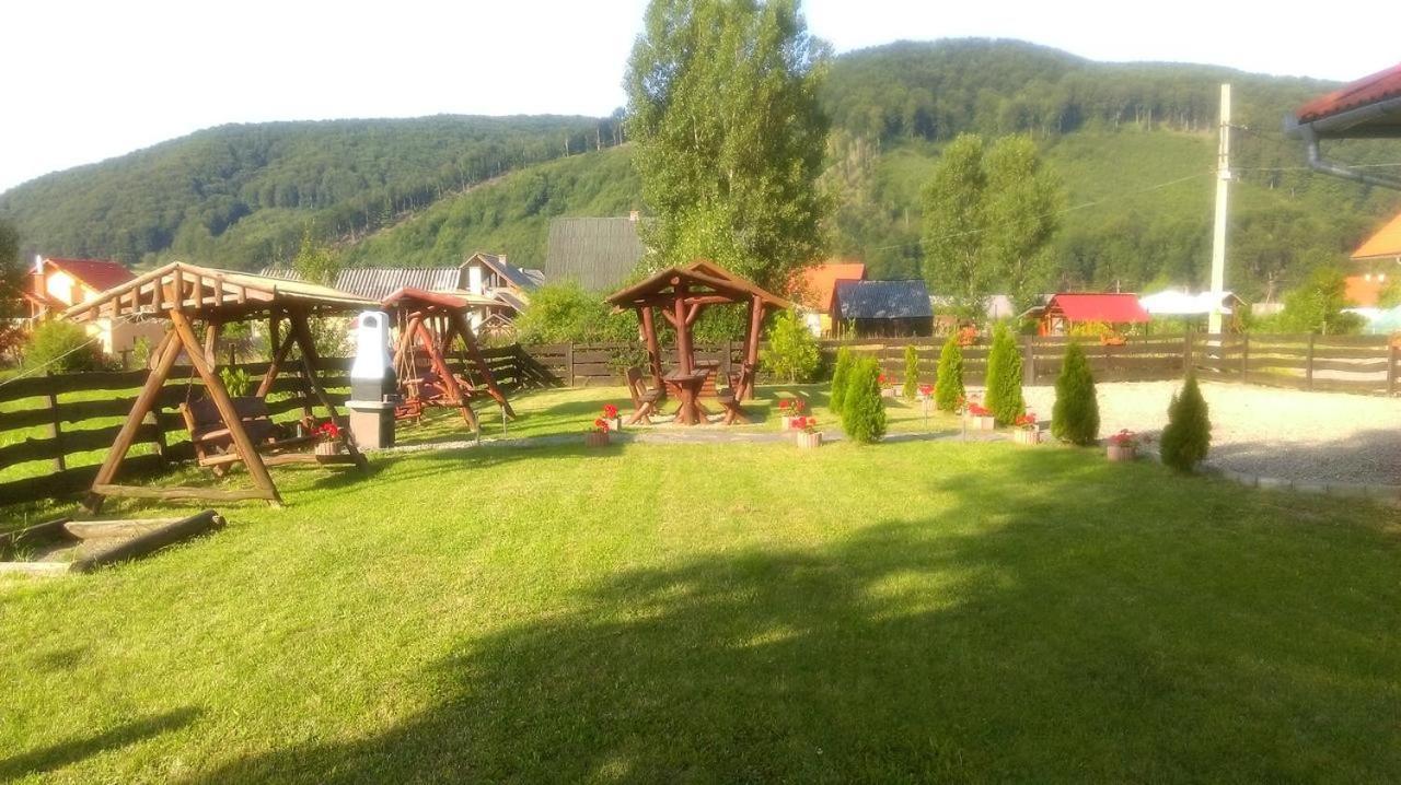 Levi Panzio Bed & Breakfast Praid Exterior foto