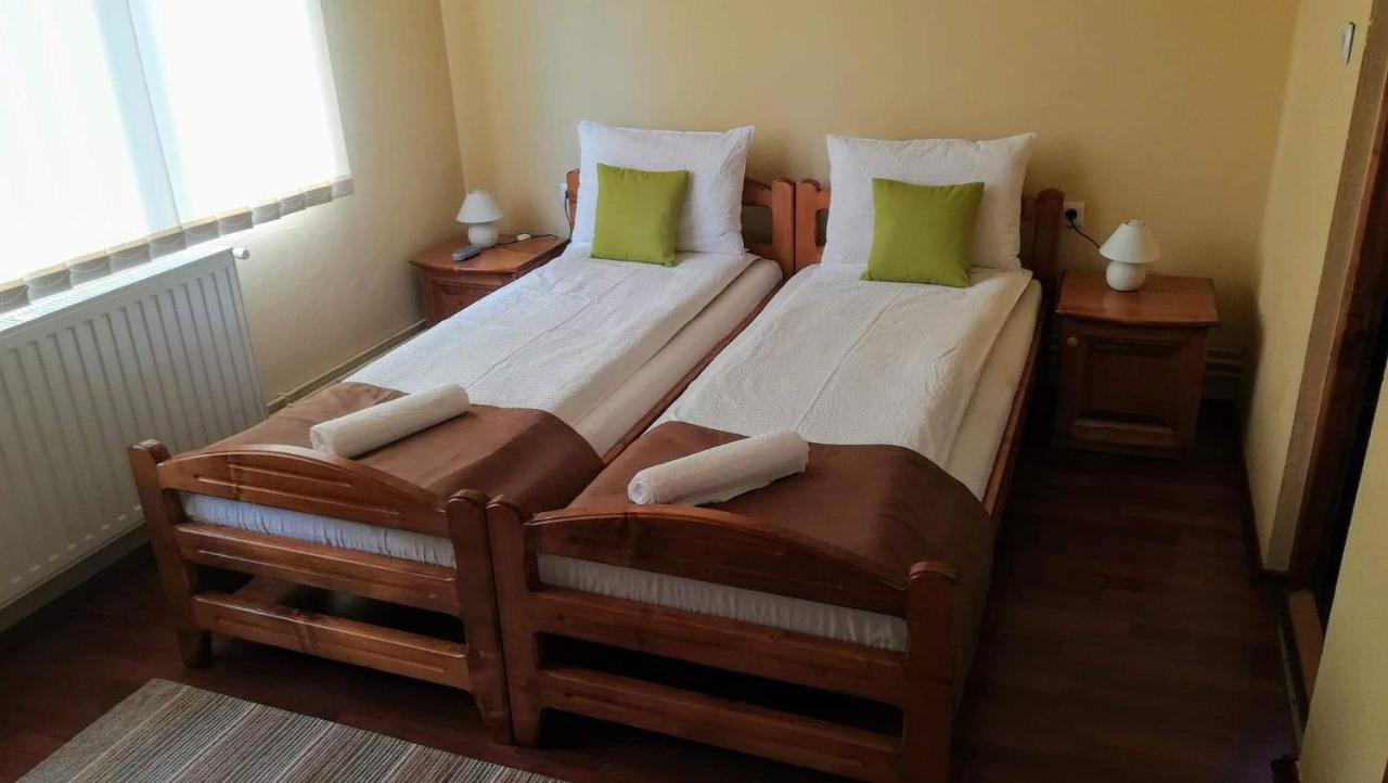 Levi Panzio Bed & Breakfast Praid Exterior foto