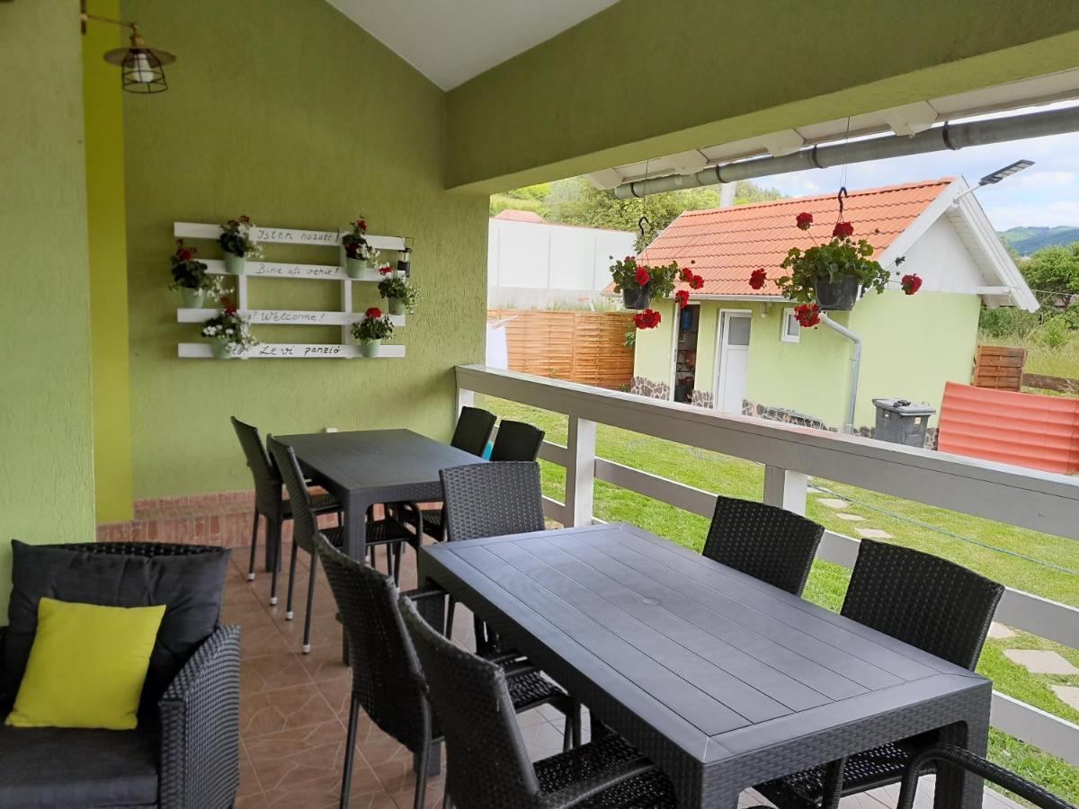 Levi Panzio Bed & Breakfast Praid Exterior foto