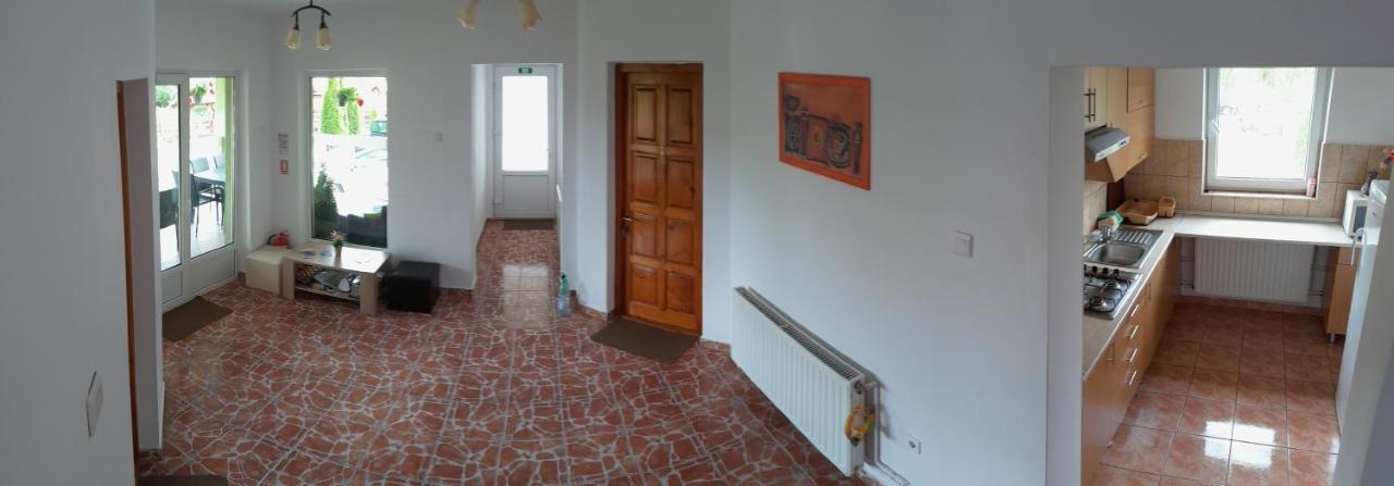 Levi Panzio Bed & Breakfast Praid Exterior foto